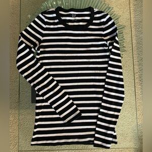 💜 Gap Striped Top